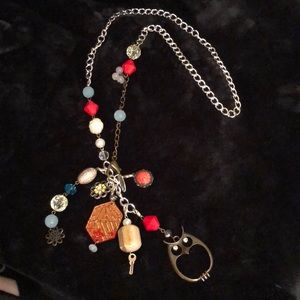 Plunder adjustable necklace.